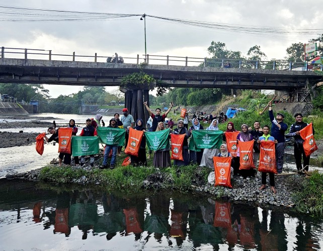 Eco Bhinneka Muhammadiyah Regional Banyuwangi Gelar Festival Besuk Sungai