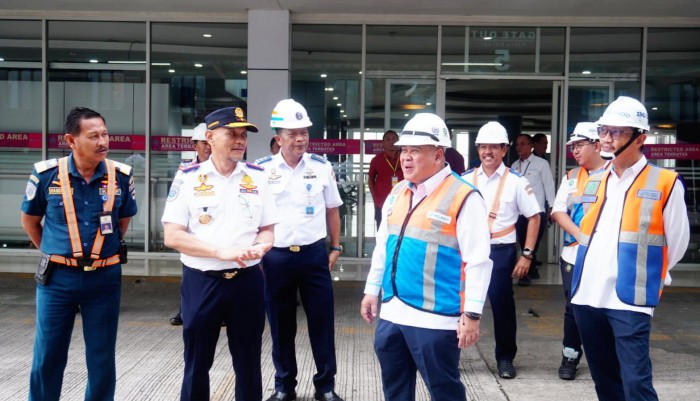 Pelindo Regional 4 Makassar Terima Kunjungan MV Scenic Eclipse II, Dorong Wisata Maritim