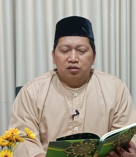 Dari Kantor rumah dan Masjid: Saat Seorang Pejabat Menemukan Cahayanya Lewat Hafalan Qur’an