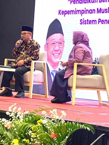 Muslimah: Pilar Keluarga Beriman dan Berdaya