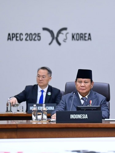 Di Sela KTT APEC 2025, Presiden Prabowo dan Presiden Lee Gelar Pertemuan Bilateral