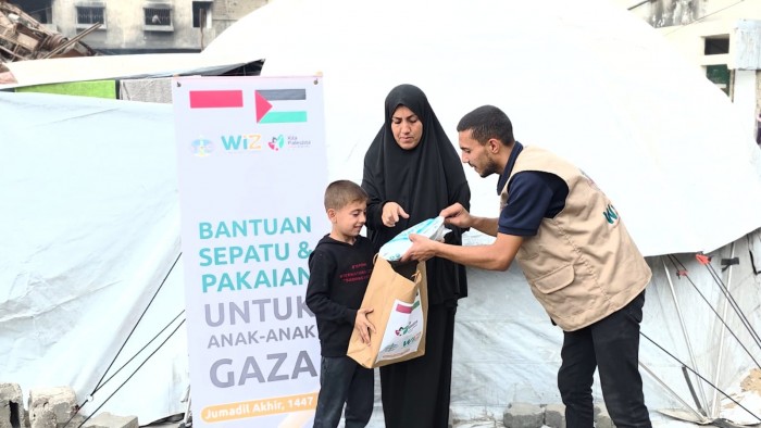 Lebih dari 150 Warga Gaza Dapat Bantuan Sepatu dan Pakaian Musim Dingin