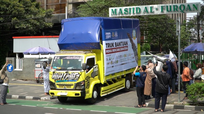 Dewan Dakwah Lepas Konvoi Kemanusiaan untuk Penyintas Banjir dan Longsor Sumatera