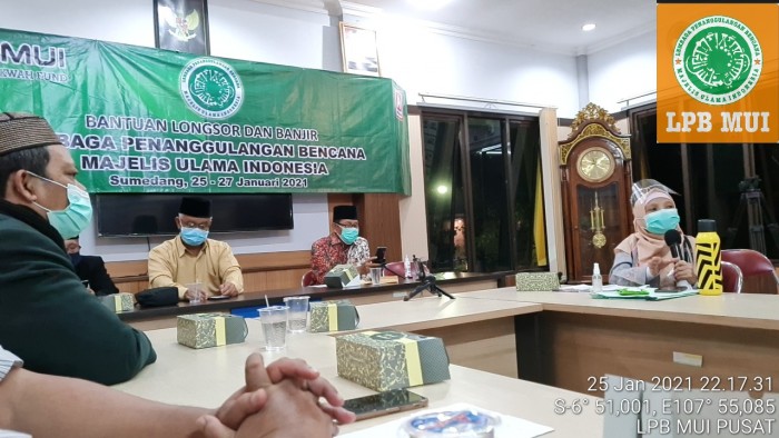 LPB MUI Salurkan BantuanPasca Bencana Longsoe dan Banjir Di Sumedang