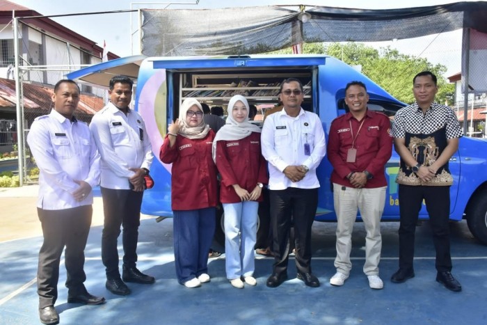 Kakanwil Ditjenpas Sulsel Apresiasi Literasi WBP Lapas Makassar Lewat Perpustakaan Keliling