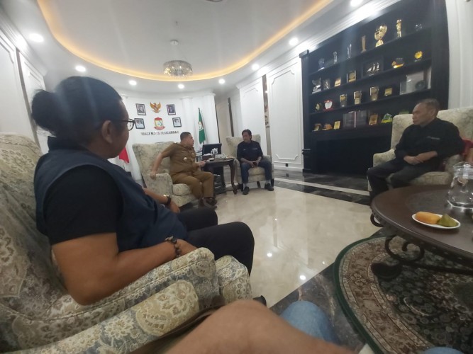 Suasana Keakraban, Walikota Makassar Terima Pengurus SMSI Sulsel